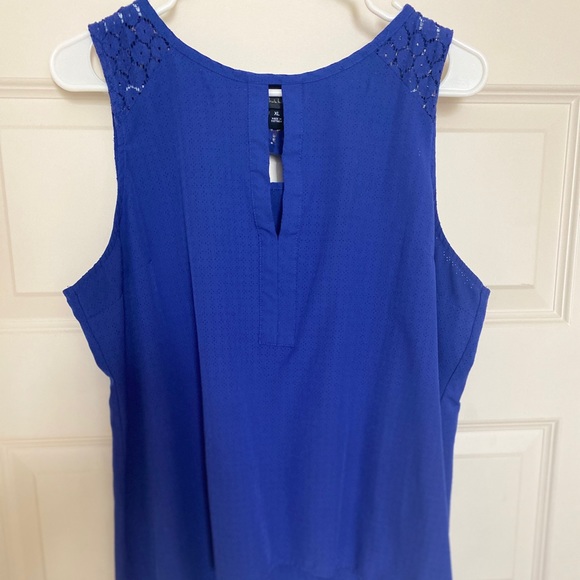 Blouse - Picture 2 of 2